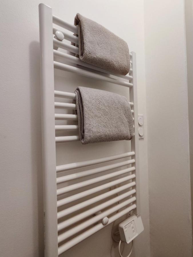 Bright And Modern 3-Bedroom Apartment, 90M2 With Air Condition, In 베지에 외부 사진